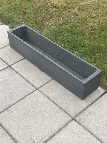 Wooden garden planter box