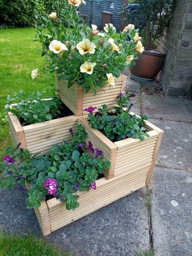 Large square corner tier - large,