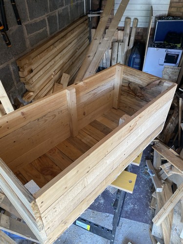 Wooden planter box cargo - or,